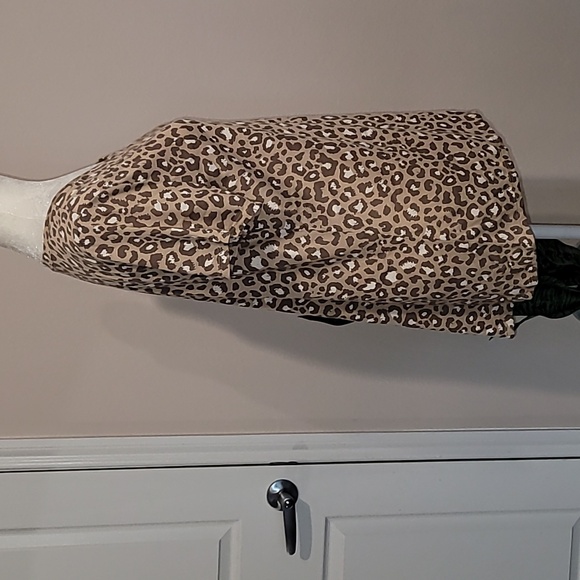 Zoe +Liv tee - Picture 3 of 7